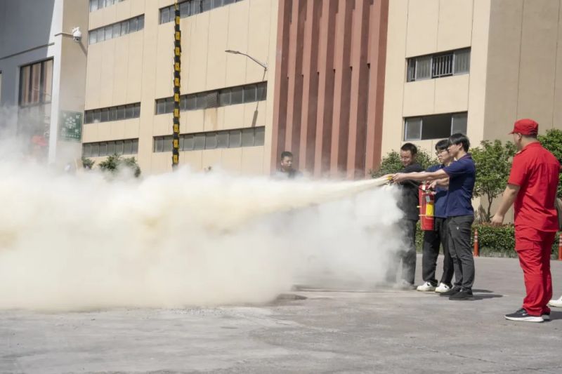 强化安全意识 筑牢安全防线丨尊龙时凯-人生就是拼搏z06光电发展消防分散逃生应急演练活动