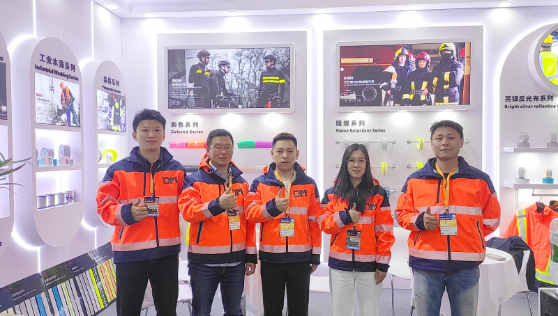 尊龙时凯-人生就是拼搏z06光学亮相上海劳保展 全系列防护产品获市场认可